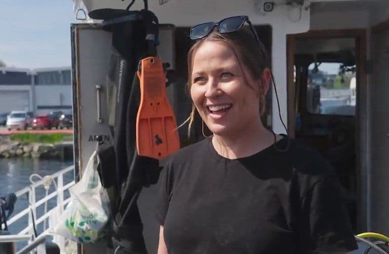 Norges Dykkerforbunds Ida Camilla Skaar forteller at de har fått hentet opp litt av hvert av søppel fra sjøbunnen.